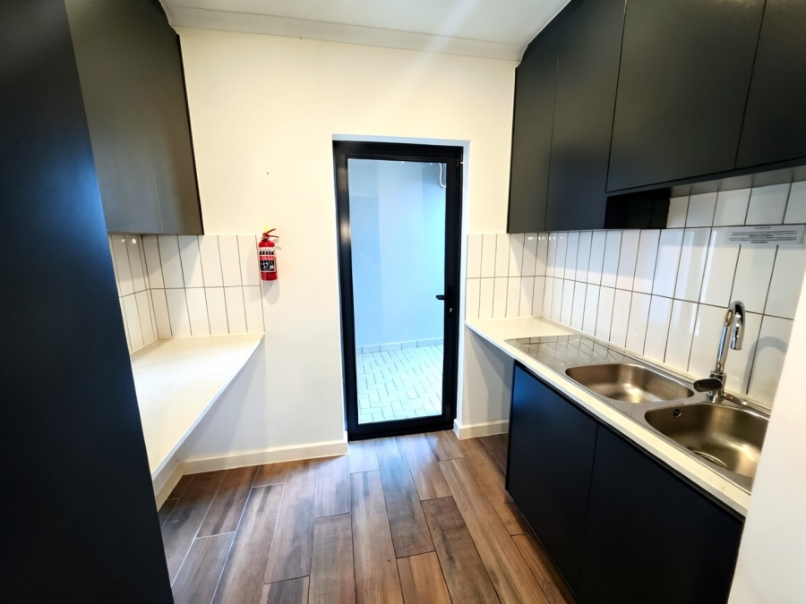 To Let 3 Bedroom Property for Rent in Sandown Western Cape